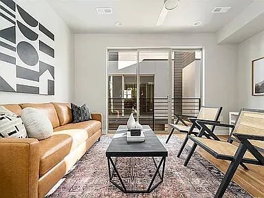 Foto del edificio - 2828 N Federal Blvd