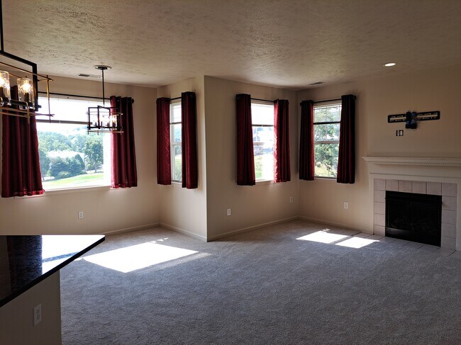 Building Photo - 1021 Eagle Pointe Dr