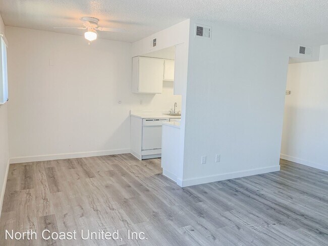 Foto del edificio - 1 br, 1 bath Apartment - 5000 Marconi Ave