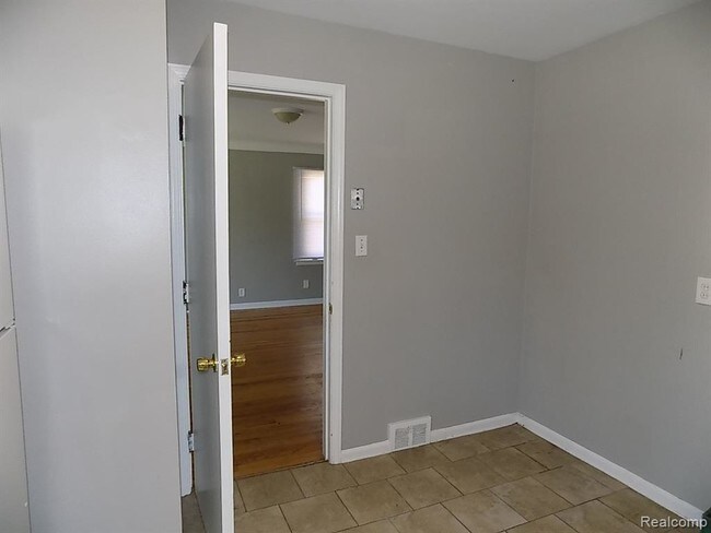 Foto del edificio - 12730 Oak Park Blvd