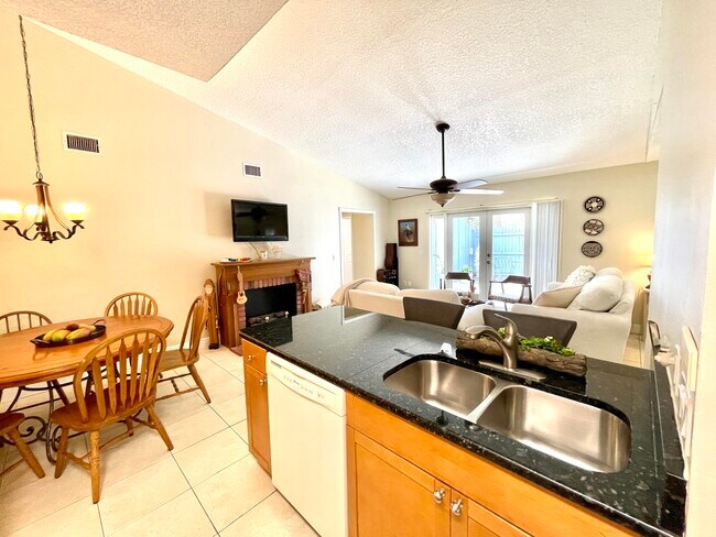 Foto del edificio - 1071 Goldenrod Rd