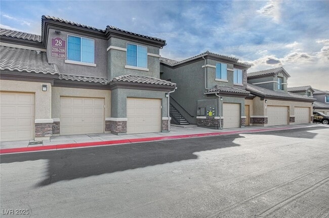 Building Photo - 6868 Sky Pointe Dr