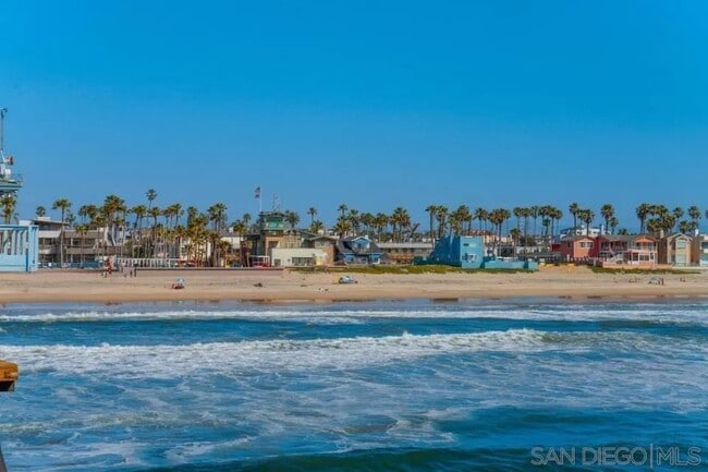 Building Photo - 736 Florence St