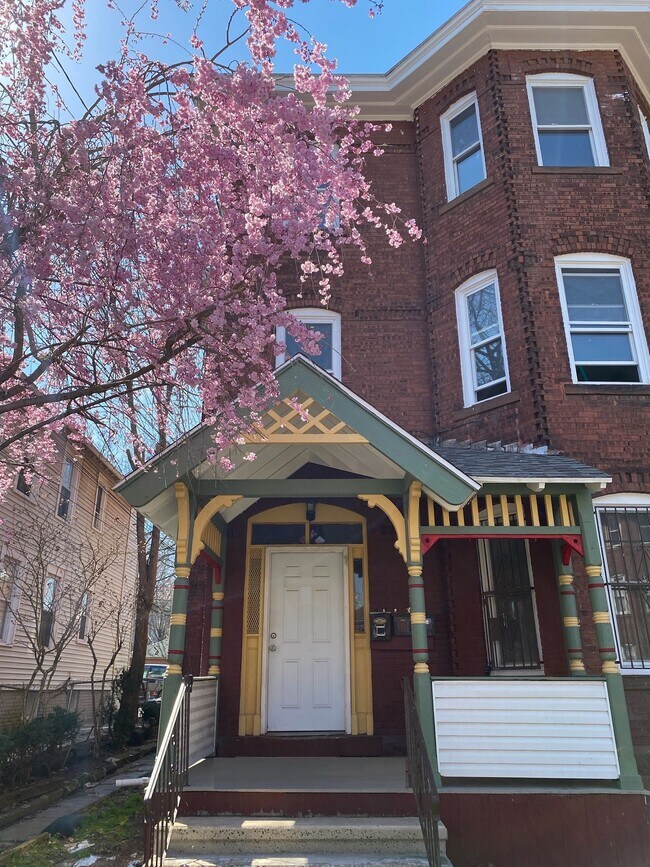 Foto del edificio - 33 Babcock St