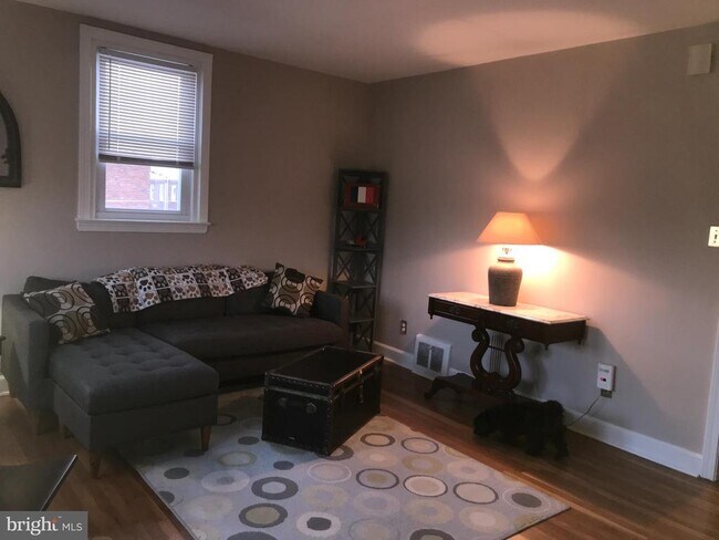 Foto del edificio - 4344 Loring St