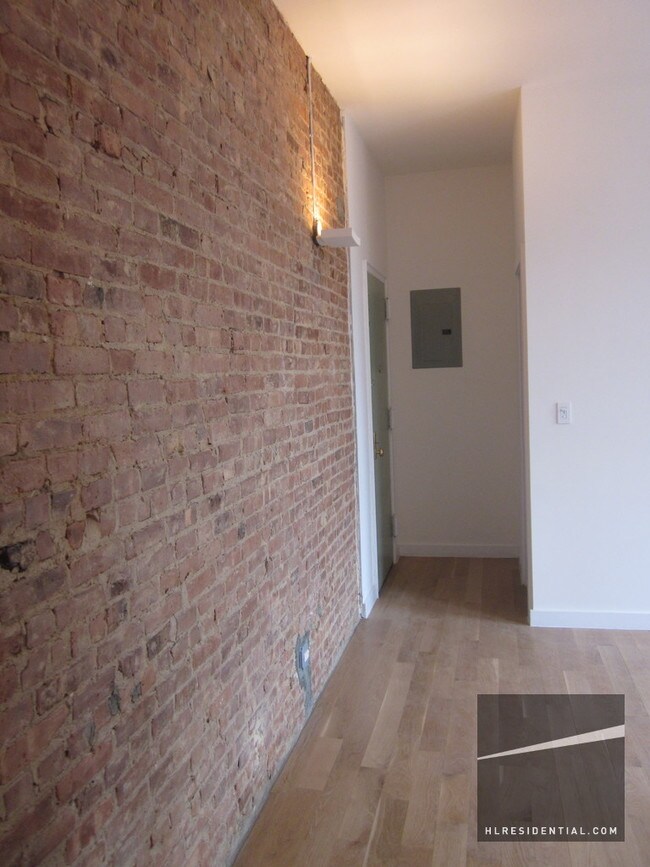 Building Photo - 144 Decatur St