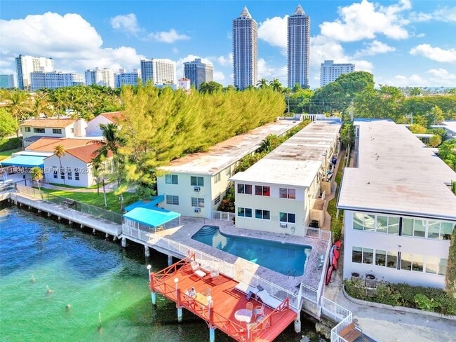 Photo - 4730 Pine Tree Dr Apartment