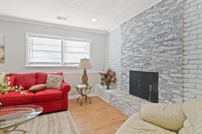 Building Photo - 4010 Indian Manor Dr