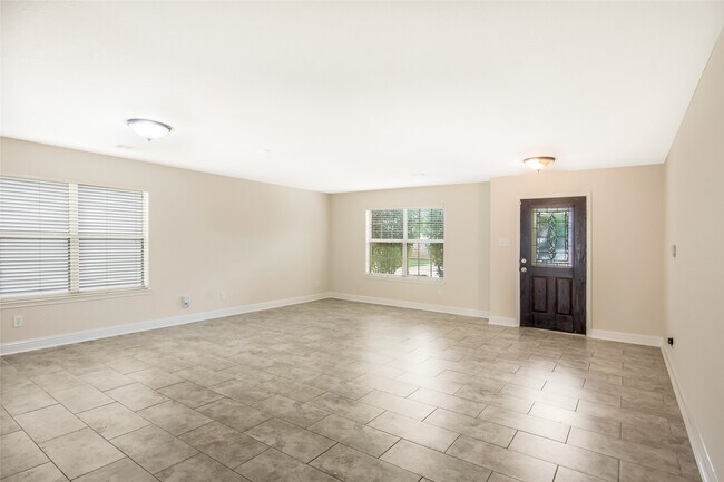 Foto del edificio - 16334 Cole Bridge Ln