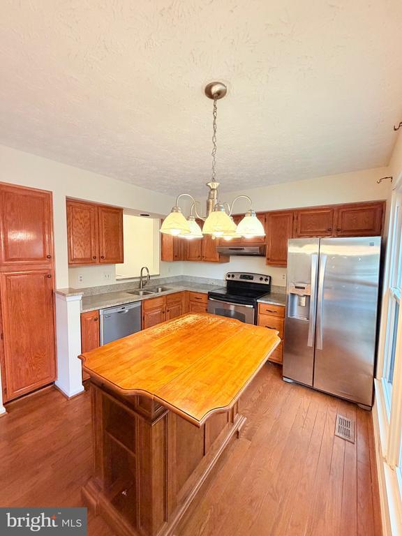 Foto del edificio - 3758 Mazewood Ln