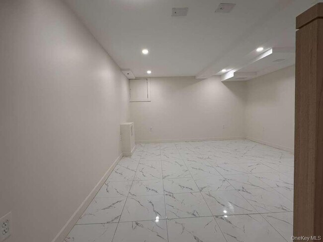 Foto del edificio - 50 Parker Blvd