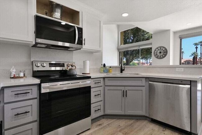 Building Photo - 55288 Firestone