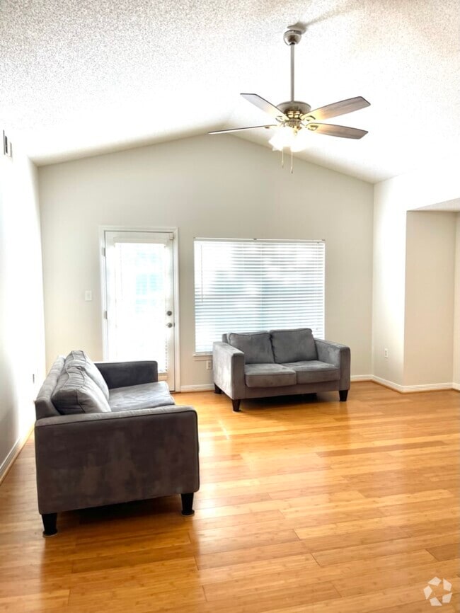 Building Photo - 1501 Partin Dr N