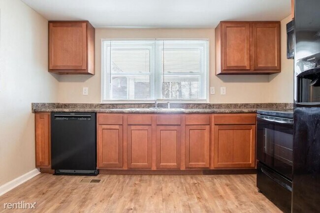 Building Photo - 8342 Iris Dr