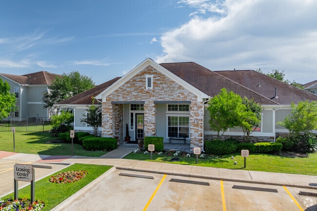 Clubhouse Exterior - Point Royale