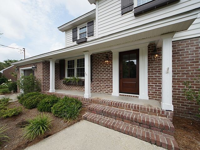 Building Photo - 1000 Ft Sumter Dr