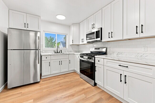 Building Photo - 22529 Tuscany Ave