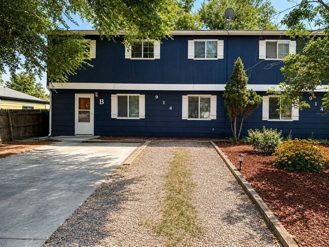 Building Photo - 914 Oak Ave