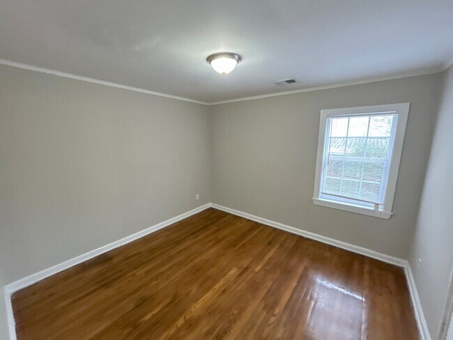 Foto del edificio - 1111 Robin Hood Ln