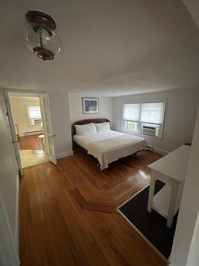 Bedroom, furnished - 1525 Boston Post Rd