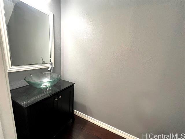 Building Photo - 92-1123-1123 Panana St