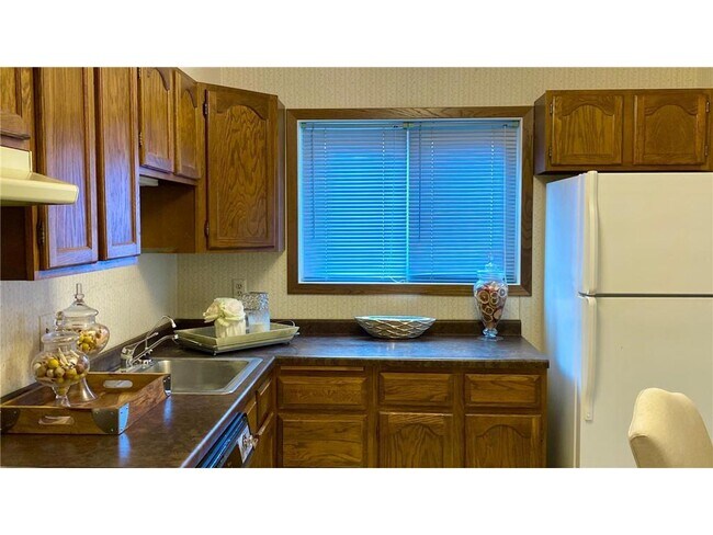 Foto del edificio - 350 Ford Rd