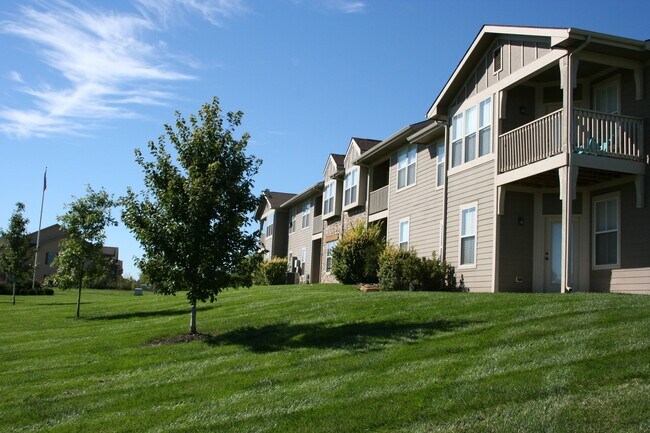 Foto del edificio - Ironwood Apartments and Townhomes