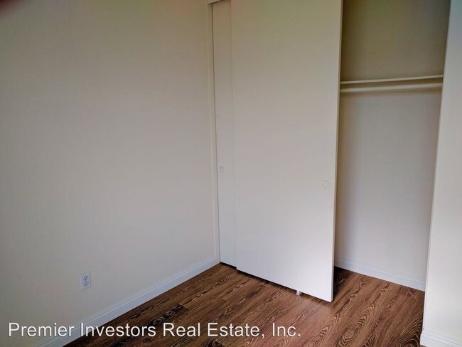 Building Photo - 2610 Blue Fox Dr