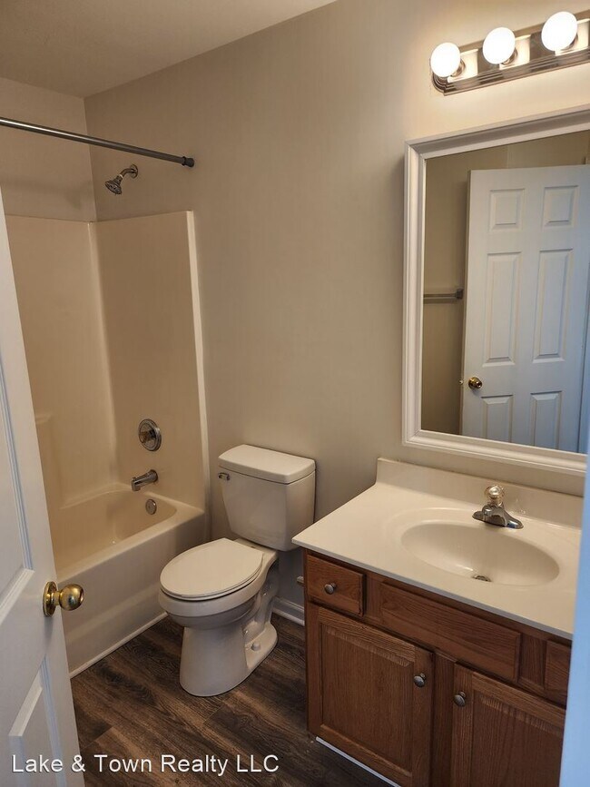 Building Photo - 4 br, 2.5 bath House - 15258 Crossing Gate...