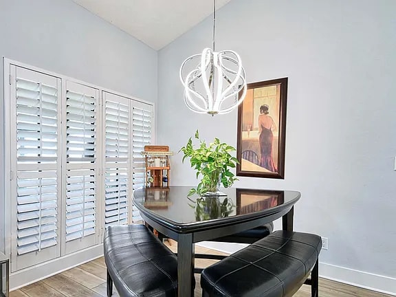 Building Photo - UEBLK