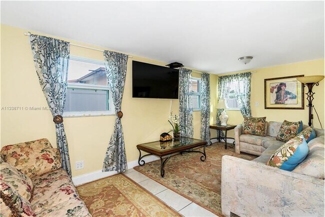 Foto del edificio - 712 SW 7th Terrace