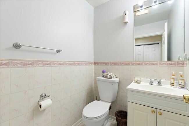 Building Photo - 101 Moller St