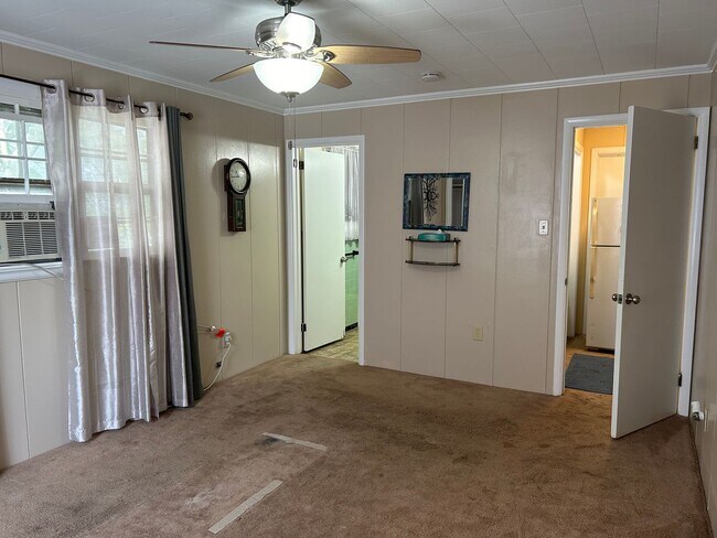 Building Photo - 4603 Locust Ln