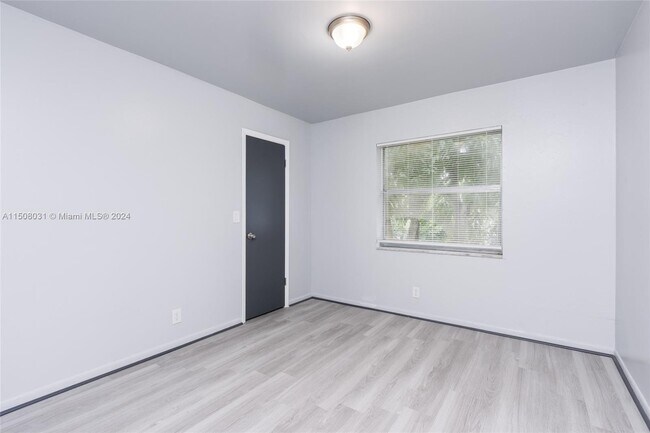 Building Photo - 4351 Riverside Dr