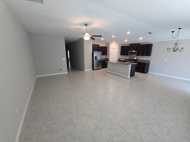 Foto del edificio - 9504 Channing Hill Dr