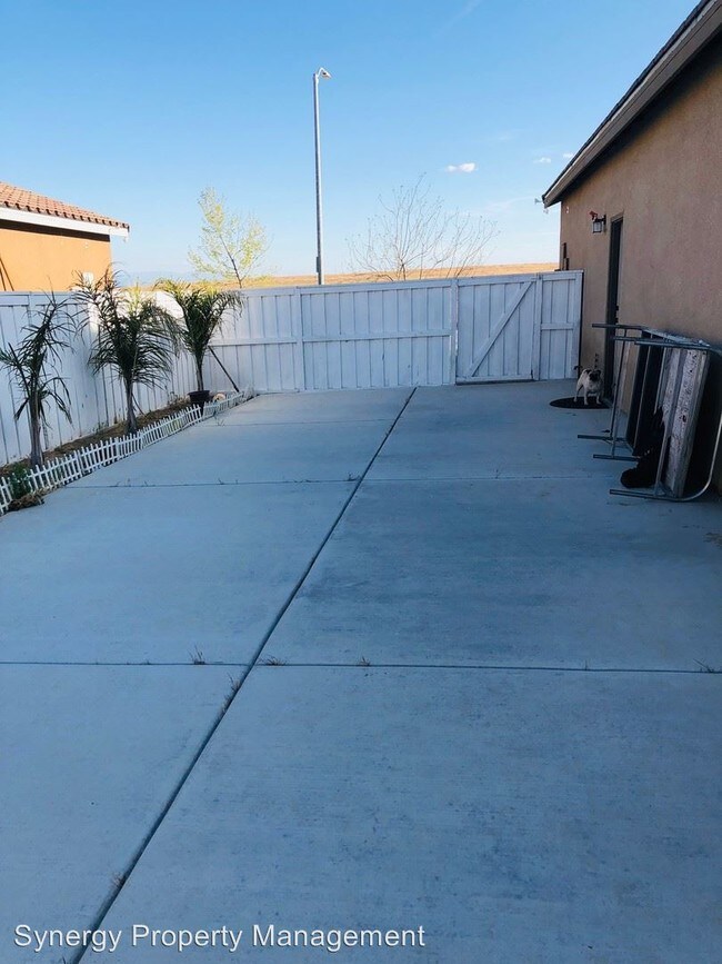 Building Photo - 4 br, 3 bath House - 9310 Prometheus Dr