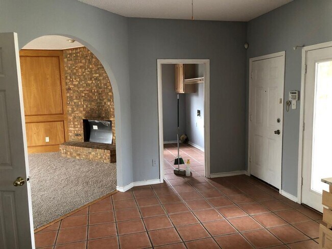 Foto del edificio - 4816 Spanish Moss Dr