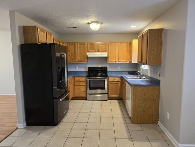 Building Photo - 1092 Winding Oak Trail