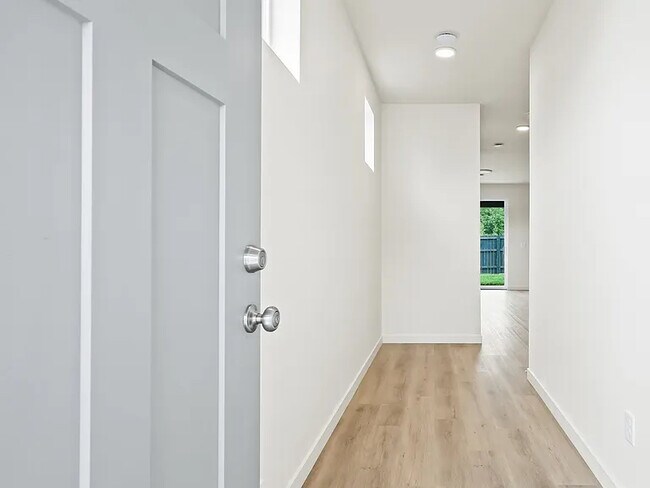 Hall de entrada - 1969 NW 19th Ct