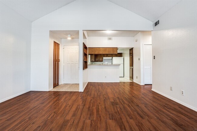 Photo - 3110 Devonshire Dr Apartment