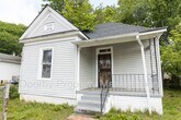 Foto principal - 1711 Carson Ave
