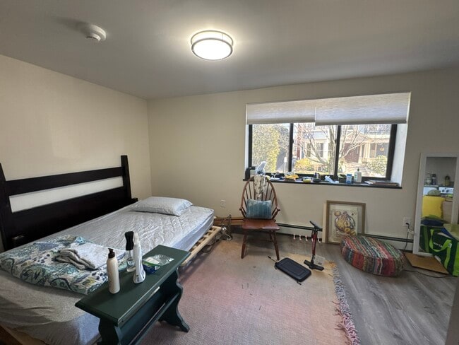 Building Photo - 16 Chester St