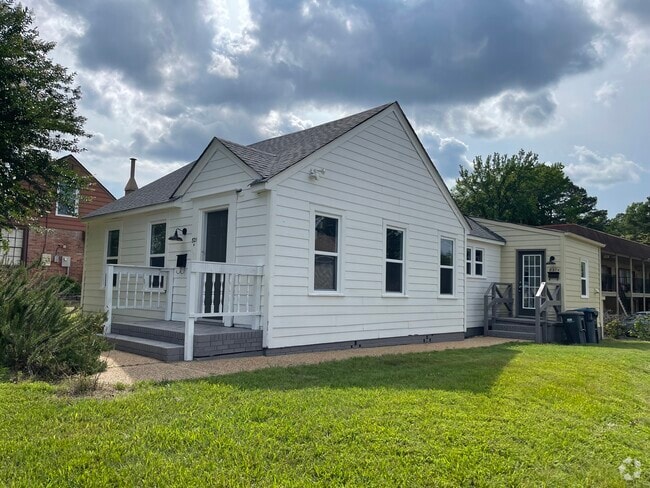Building Photo - 821 Capitol Landing Rd
