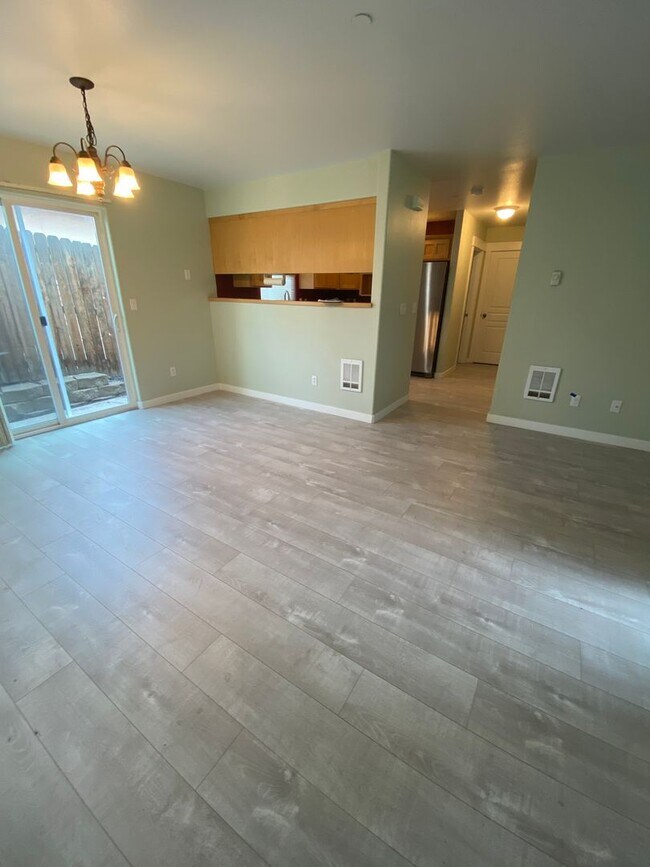 Building Photo - lot165