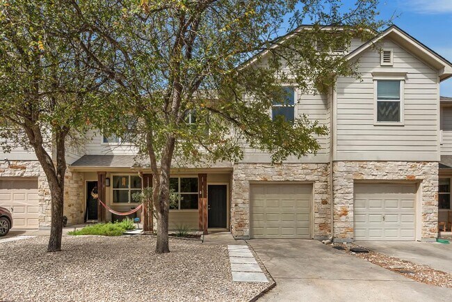 Foto del edificio - 512 Eberhart Ln