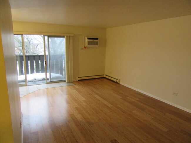 Foto del edificio - 135 Pickwick Dr