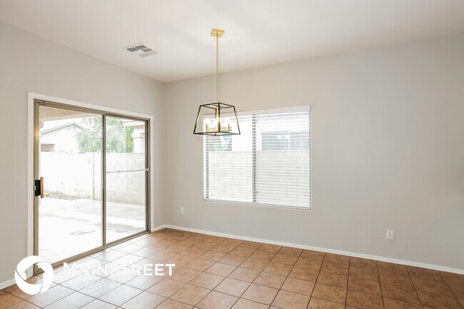 Foto del edificio - 12914 W Rosewood Dr