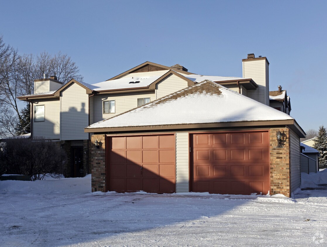 Building Photo - 2049-2079 Parkside Dr