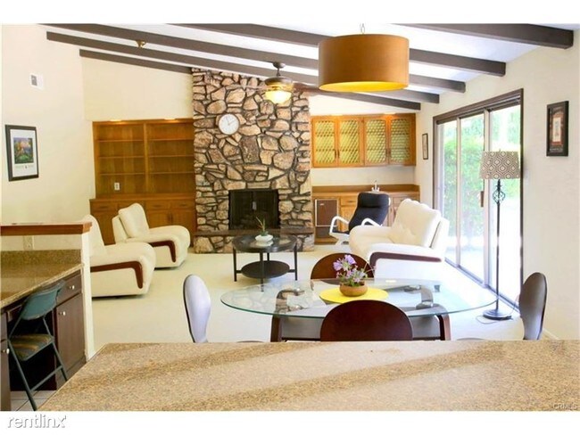 Building Photo - 2225 Cielo Pl