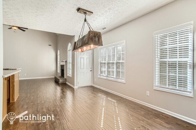 Building Photo - 61 Willow Bend Circle
